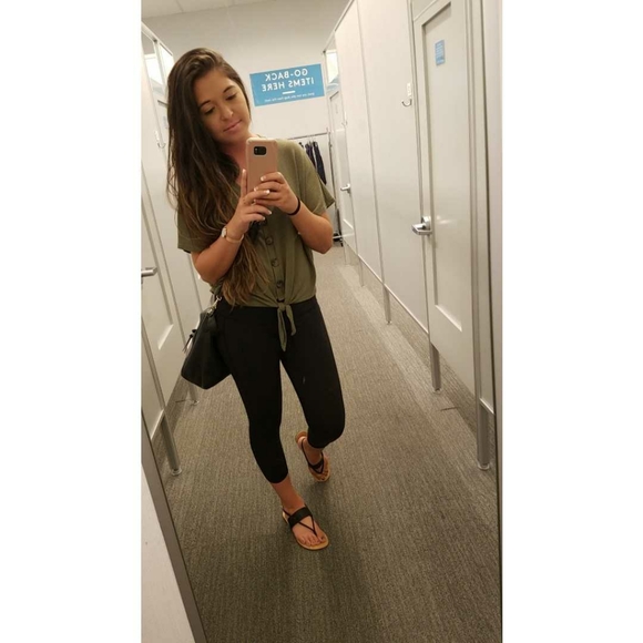 Meet your Posher, Taylor! - Picture 2 of 2